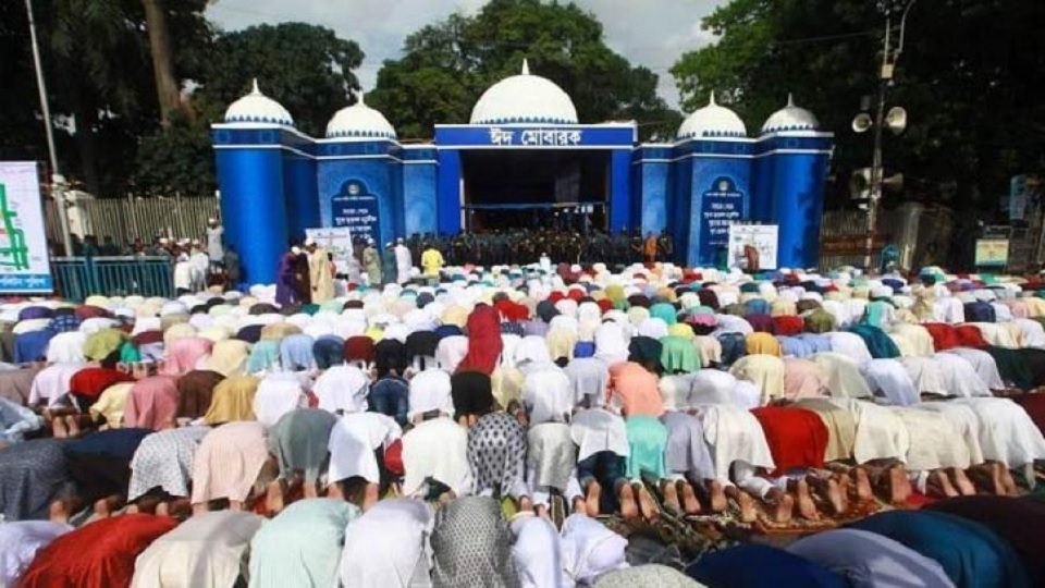 ঈদের জামাতে ডেঙ্গু নিয়ে বিশেষ দোয়া