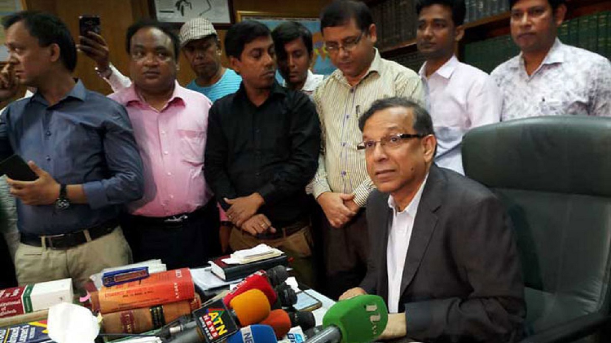 তারেক রহমানসহ পলাতক আসামিদের ফিরিয়ে আনার চেষ্টা চলছে: আইনমন্ত্রী