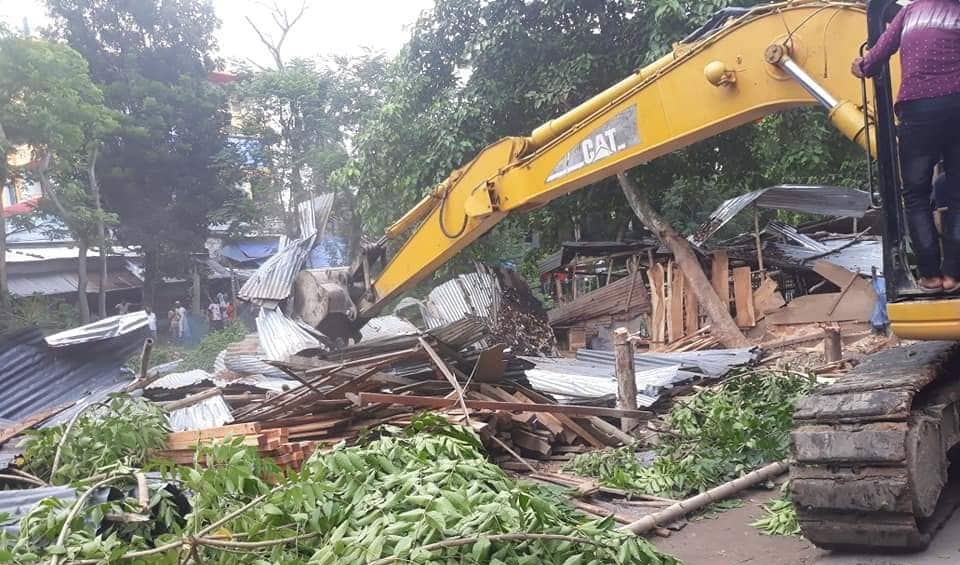 সাতক্ষীরায় সায়ের খালের অবৈধ স্থাপনা উচ্ছেদ