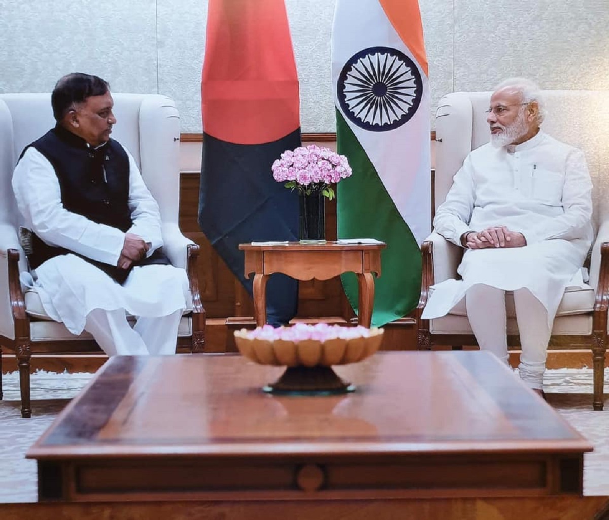 নরেন্দ্র মোদির সাথে স্বরাষ্ট্রমন্ত্রীর সাক্ষাৎ