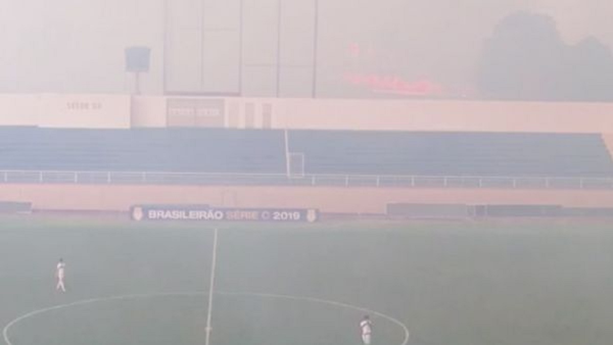 আমাজনের আগুনের ধোঁয়ায় ফুটবল ম্যাচ বন্ধ