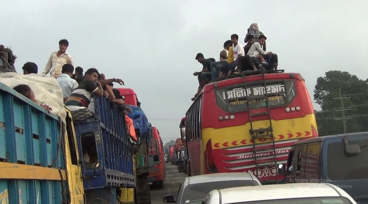 বাস-ট্রেন-লঞ্চে ঘরমুখো মানুষের উপচেপড়া ভিড়