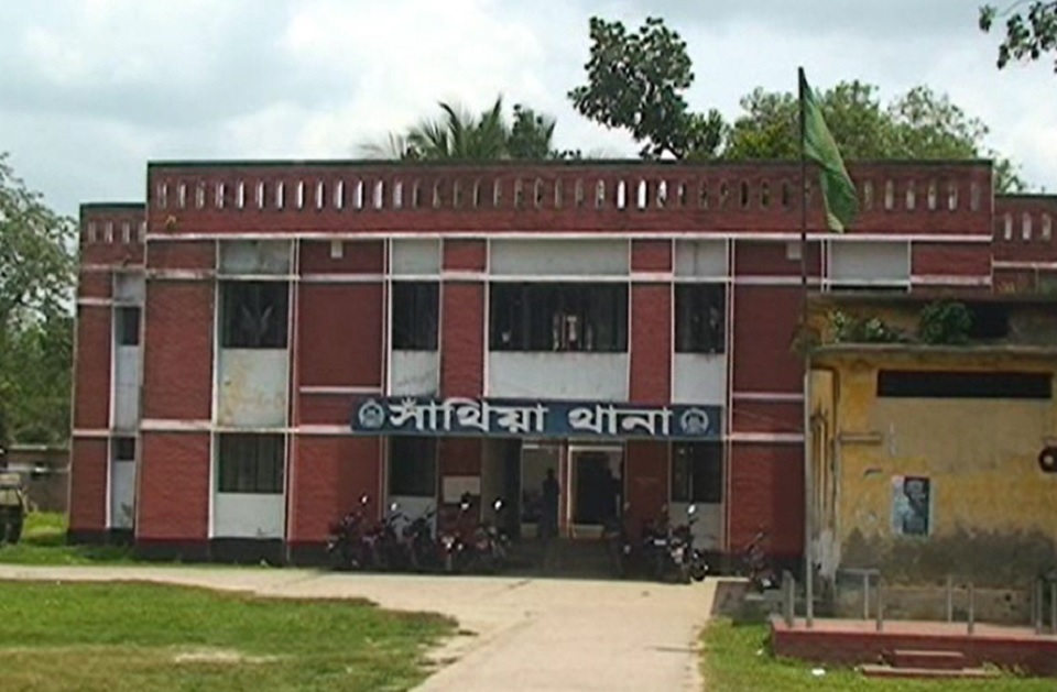 পাবনায় ডাকাত সন্দেহে গণপিটুনিতে মৃত ২