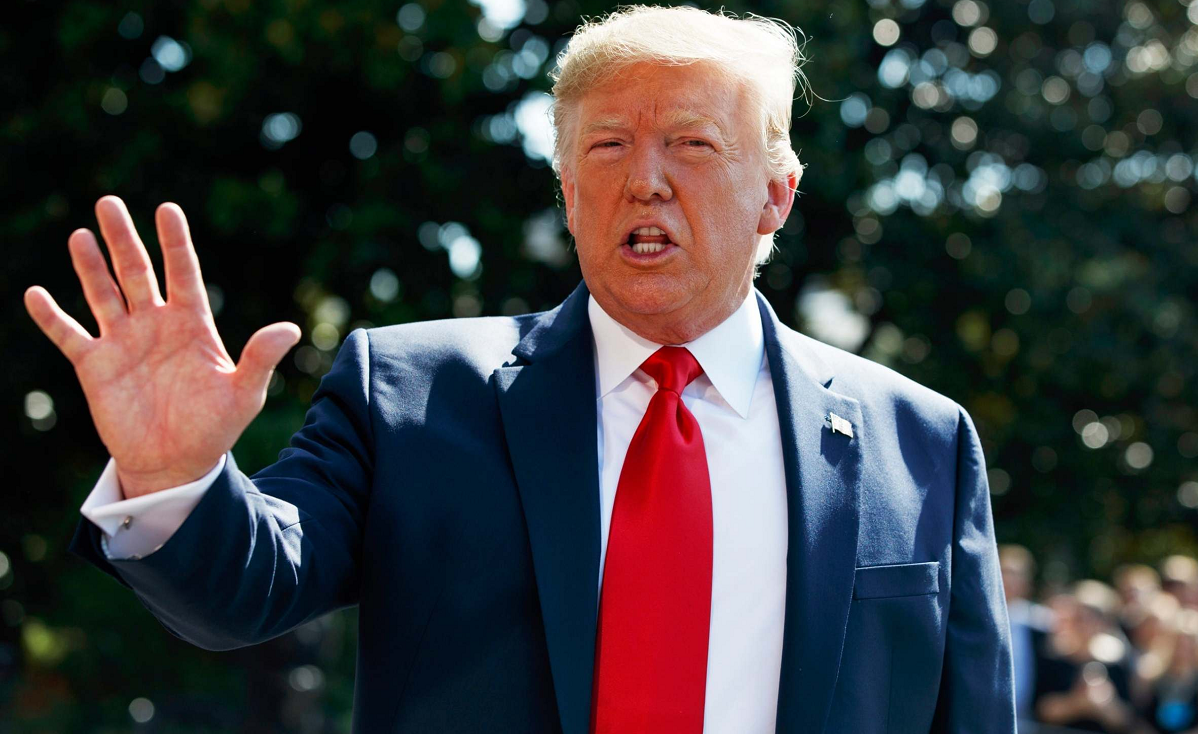 পিছু হটলেন ট্রাম্প