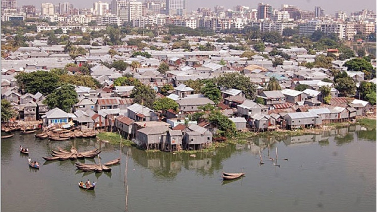 রাজধানীতে অবৈধ বস্তি : অপরাধী তৈরির কারখানা