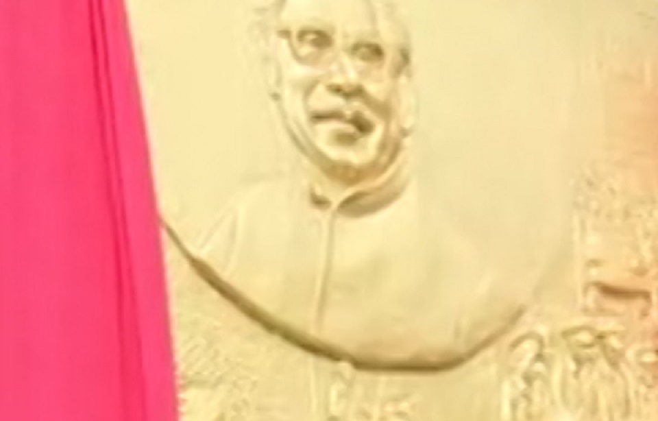 আর্মি গলফ ক্লাবে বঙ্গবন্ধুর প্রতিকৃতি সম্বলিত টেরাকোটার উদ্বোধন