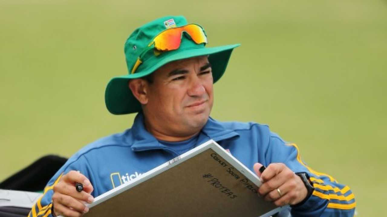 ডোমিঙ্গোর পারিশ্রমিক কত?