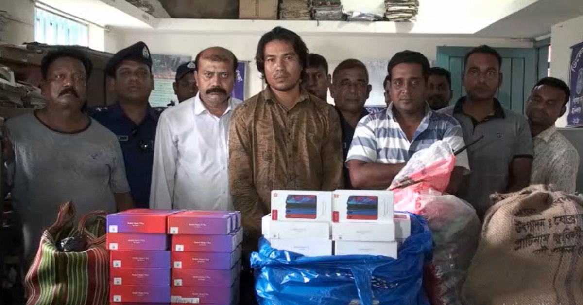 ভারতীয় ফোনসেট, থ্রি-পিস ও ওষুধসহ আটক ৩