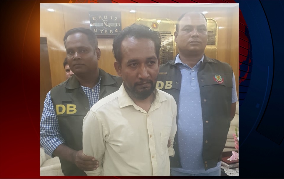 দুদক কমিশনার পরিচয়ে স্বরাষ্ট্রমন্ত্রীকে ফোন, গ্রেফতার প্রতারক