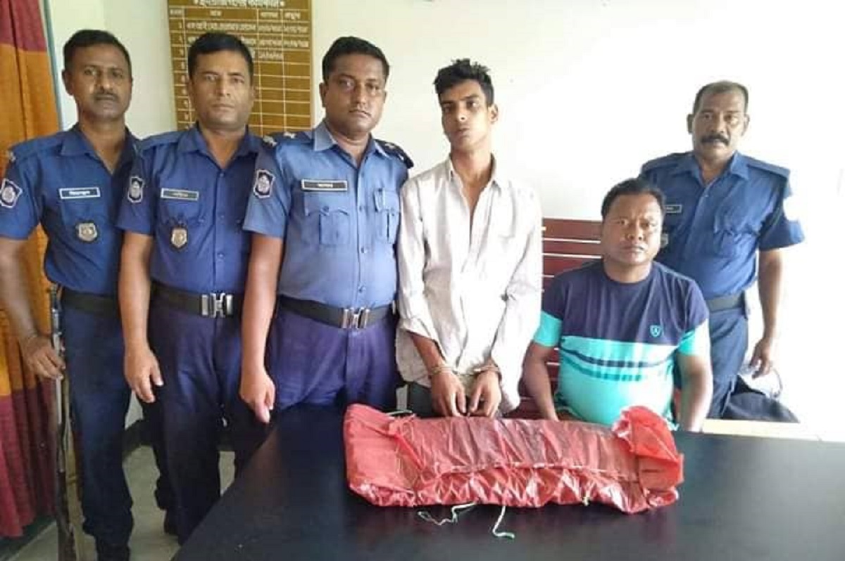 গাঁজা, ইয়াবা শরীরে বিশেষভাবে বাধা অবস্থায় মাদক ব্যবসায়ী গ্রেফতার