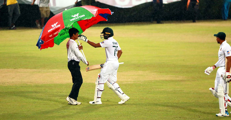 ১৩ বল খেলেই ফের বৃষ্টি