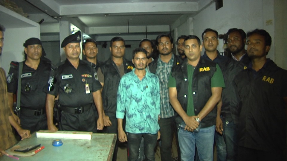 সামাজিক যোগাযোগ মাধ্যমে অপপ্রচার, যুবক আটক