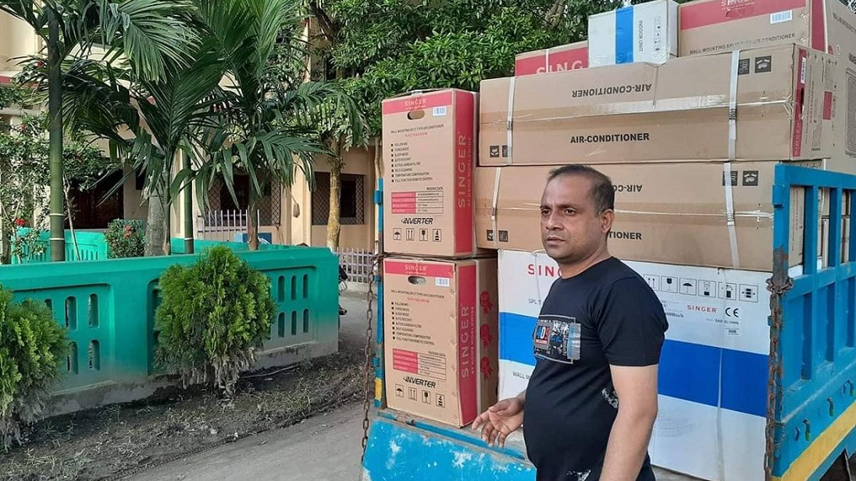 ইউএনও’র স্ট্যাটাসের তিন দিন পর সেই হাসপাতালে এসি