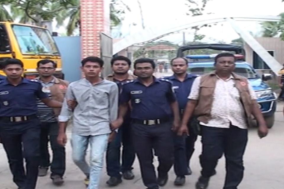 স্কুলছাত্রী আত্মহত্যার ঘটনায় বখাটে আটক