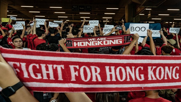 স্বাধীনতার দাবিতে উত্তাল হংকং