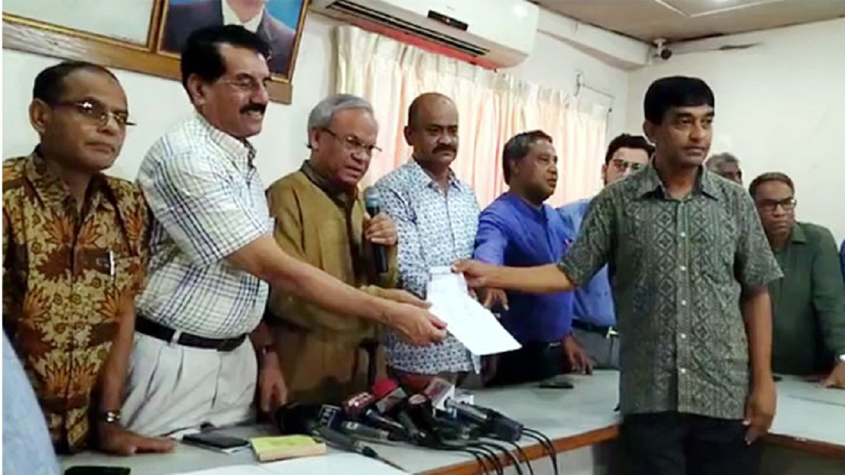 রংপুর-৩ : বিএনপির মনোনয়ন ফরম নিলেন বাবলা-মিজু