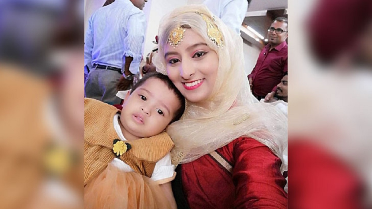 স্বামী নামিয়ে দেয়ার পরই বাস কেড়ে নিল ফারহানাজের প্রাণ