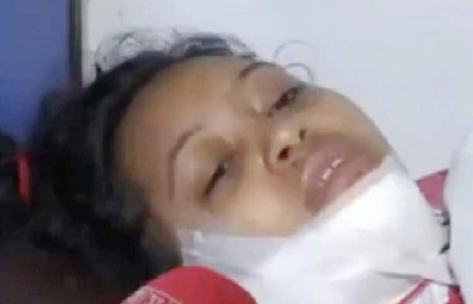 যৌতুকের দাবিতে স্ত্রীর হাত কেটে বিচ্ছিন্ন করলো স্বামী