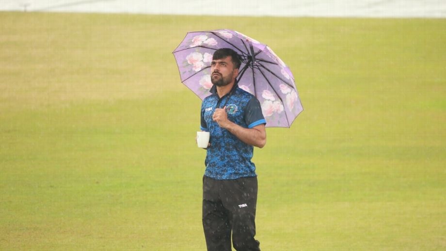 ‘অসহায়’ আফগানরা তাকিয়ে আছেন আকাশের দিকে!