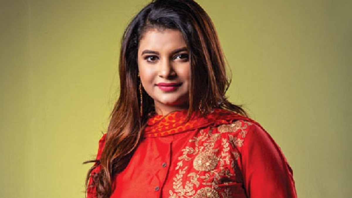 নিরাপত্তাহীনতায় ভুগছেন শবনম ফারিয়া, থানায় জিডি