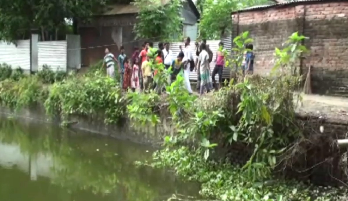 টাকার প্রলোভন দেখিয়ে ৪র্থ শ্রেণির ছাত্রীকে ধর্ষণ
