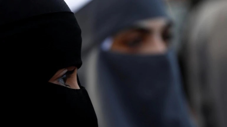 ভারতে বোরখা পরা নারী চিকিৎসকের ওপর হামলা