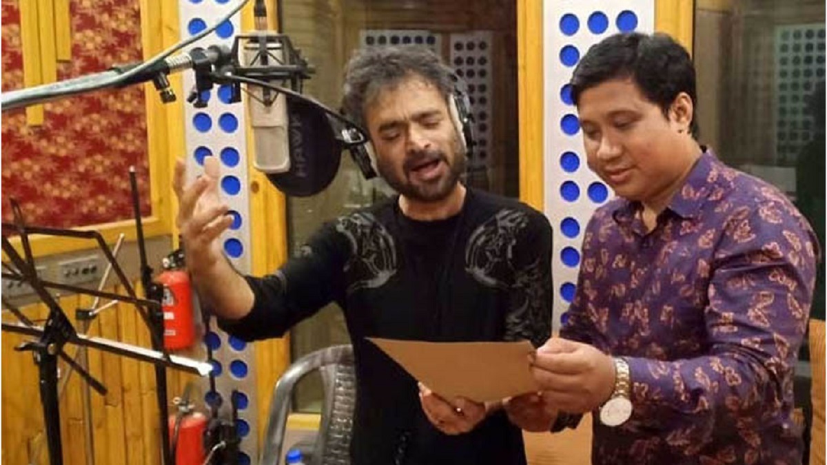 বঙ্গবন্ধুকে নিয়ে লেখা গান গাইলেন নচিকেতা