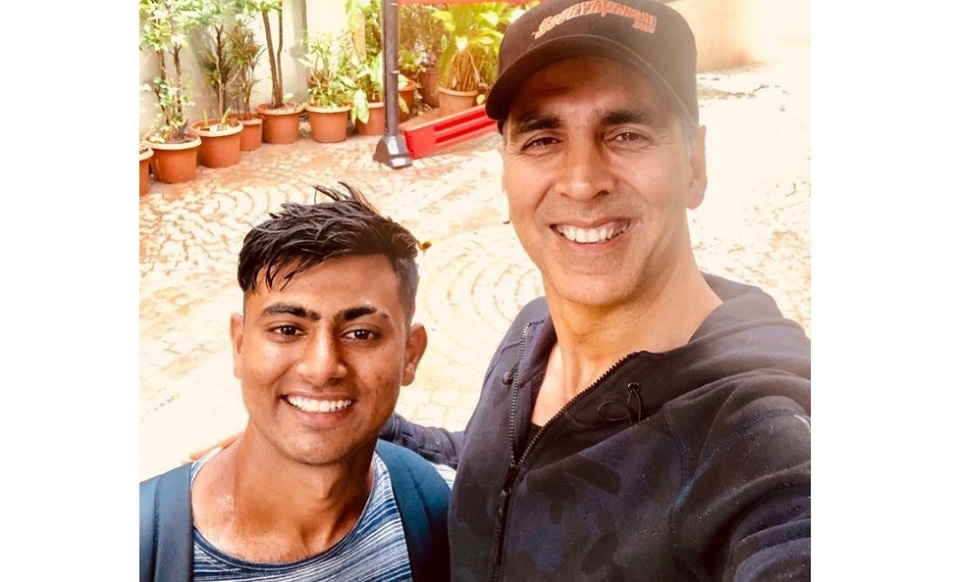 অক্ষয়ের জন্য ভক্তের কাণ্ড…