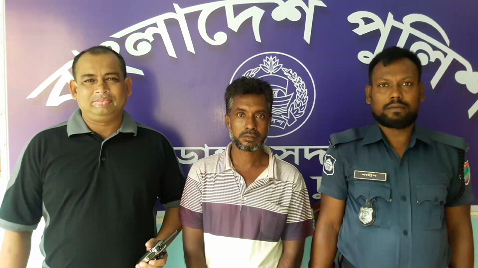 চুয়াডাঙ্গা জেলা পুলিশের তালিকাভুক্ত মাদক ব্যবসায়ী গ্রেফতার