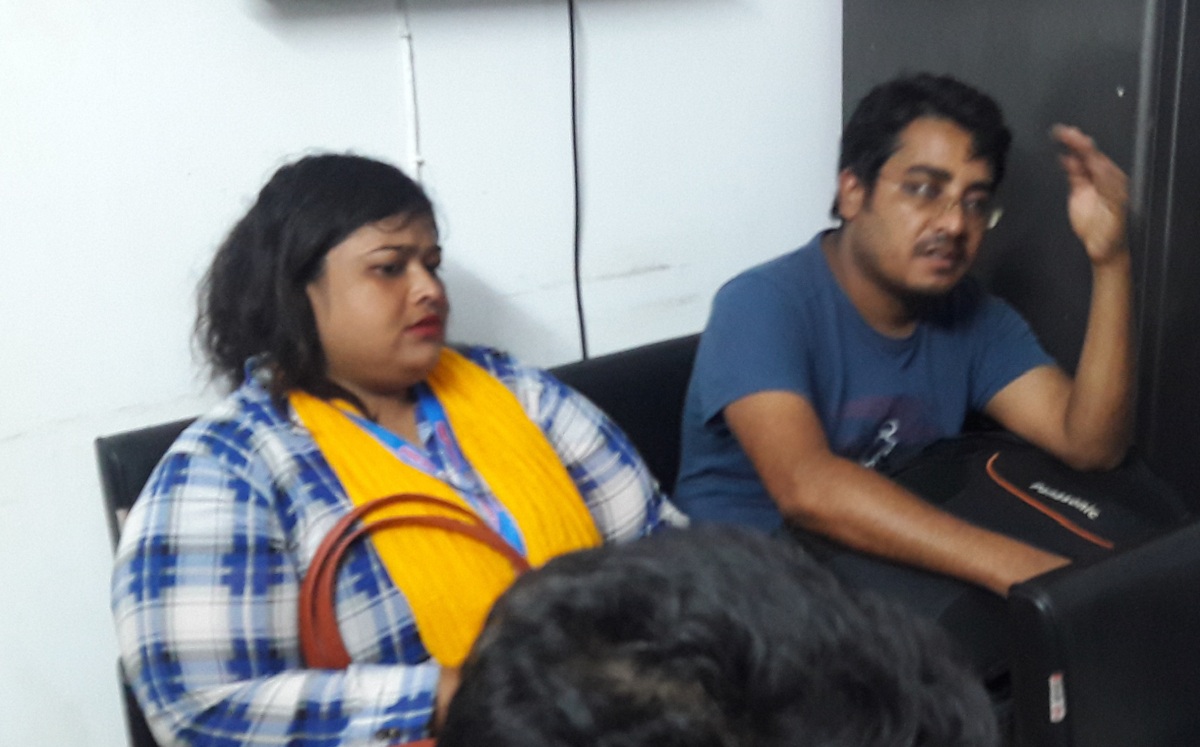 সাংবাদিক পরিচয়ে চাঁদাবাজি করতে গিয়ে ধরা খেলো মহিলা যুবলীগ নেত্রী