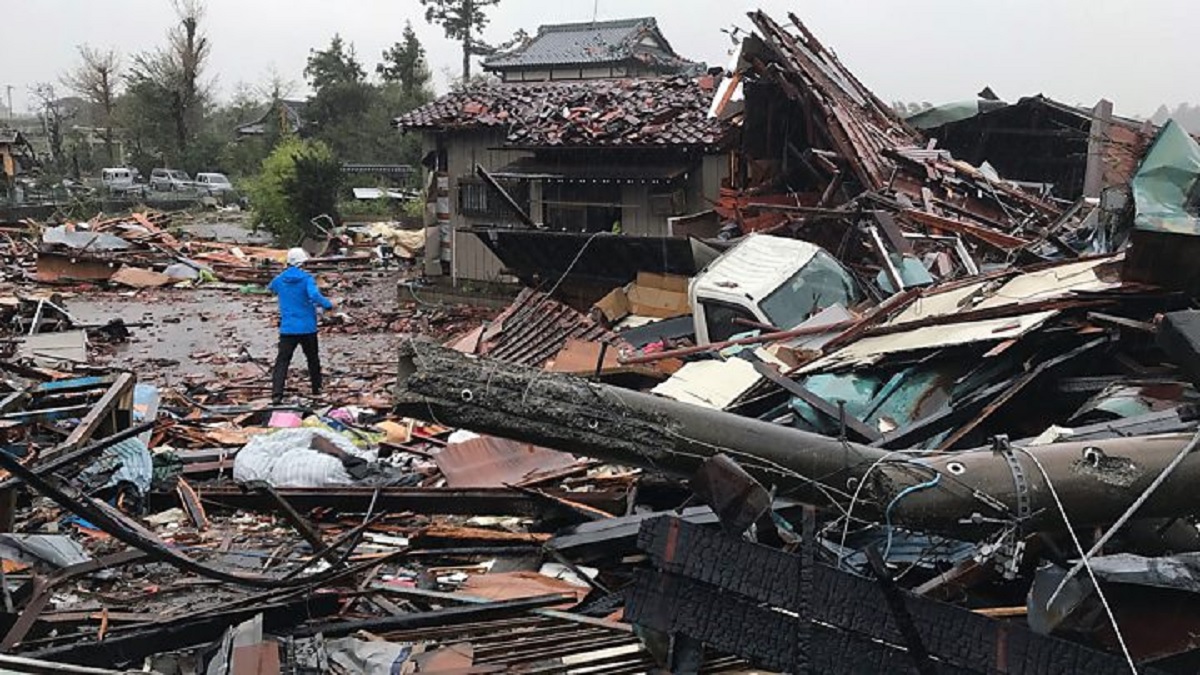 ৬০ বছরের মধ্যে শক্তিশালী ঝড় জাপানে, নিখোঁজ ১৭