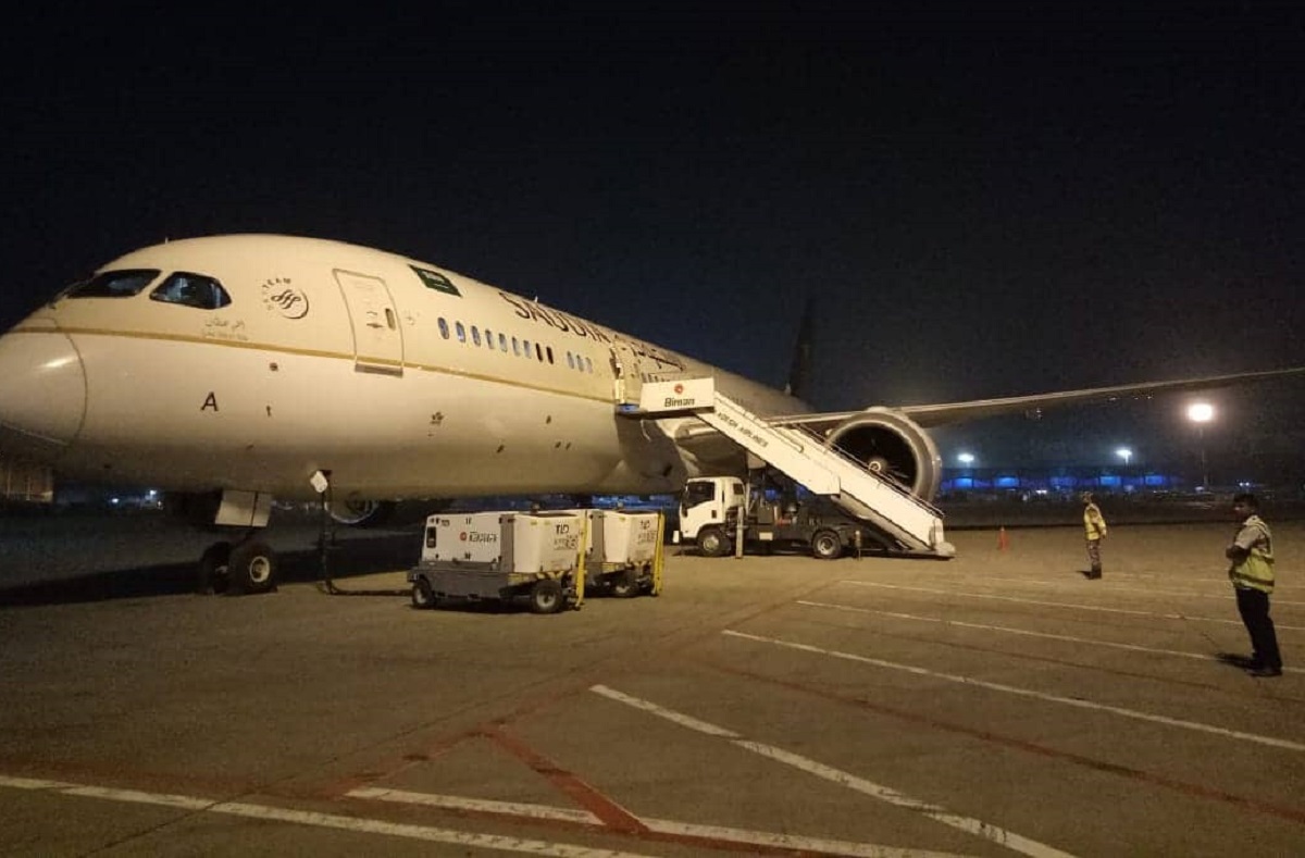 ১৯৯ যাত্রী নিয়ে সৌদিগামী উড়োজাহাজের ঢাকায় জরুরি অবতরণ