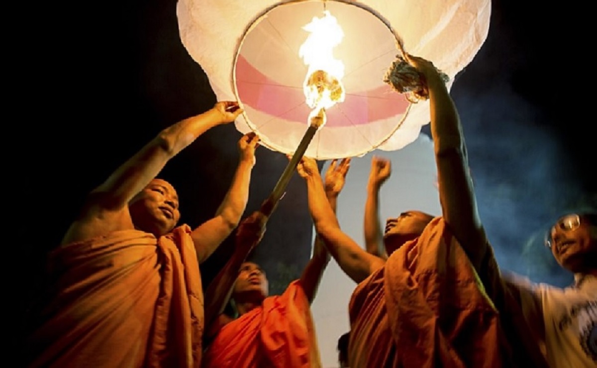 শুভ প্রবারণা পূর্ণিমা আজ