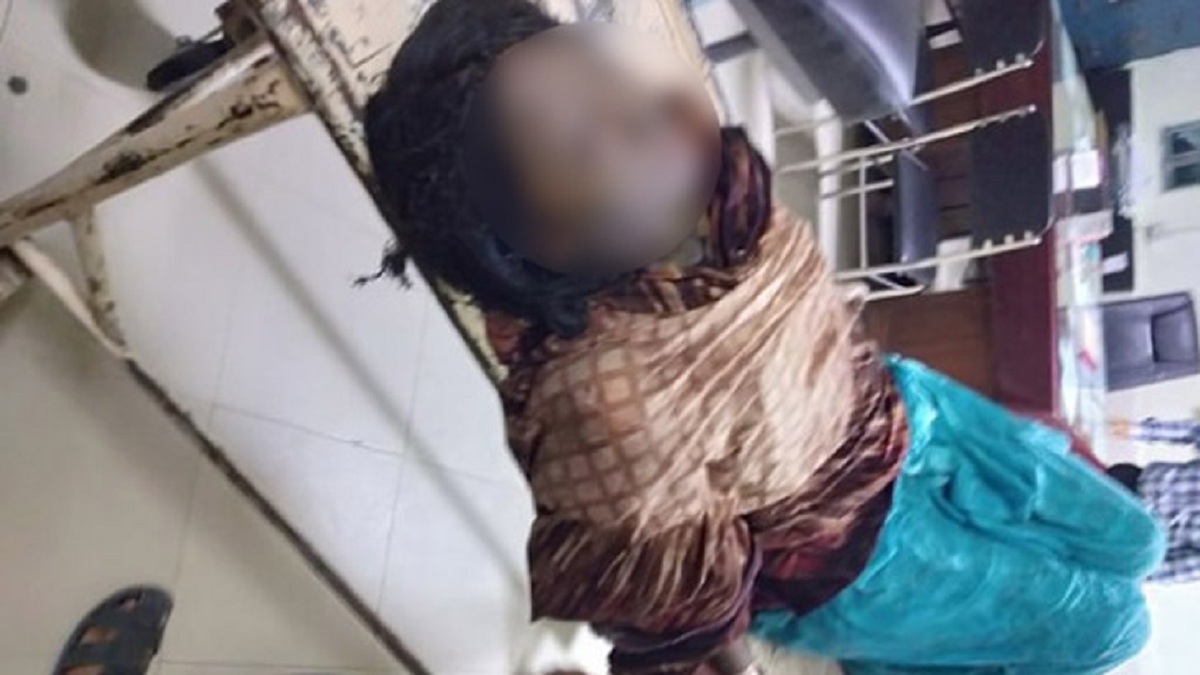 থানার সামনে নিজের গায়ে আগুন দেয়া সেই কলেজছাত্রী আর নেই