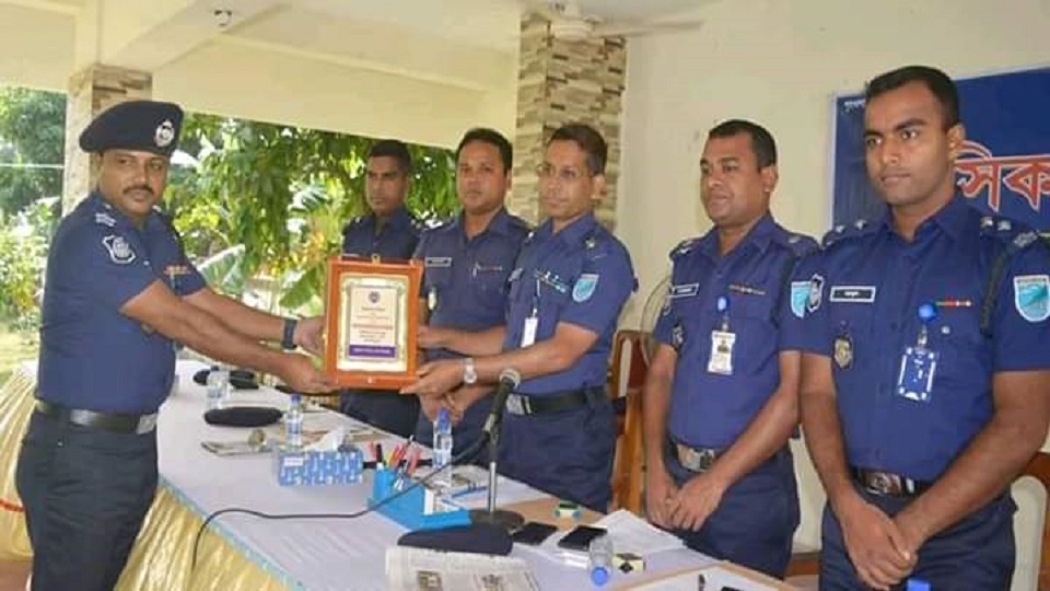 মুন্সীগঞ্জ জেলার শ্রেষ্ঠ ওসি মো. আনিছুর রহমান