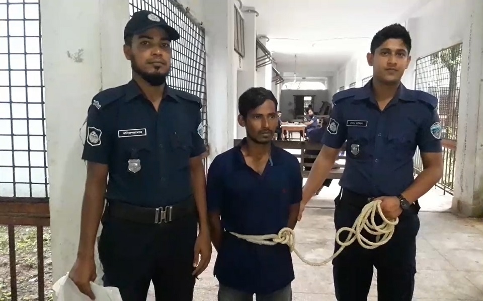 চাঁদপুরে কারাগার থেকে পলাতক মৃত্যুদণ্ডপ্রাপ্ত আসামি আটক