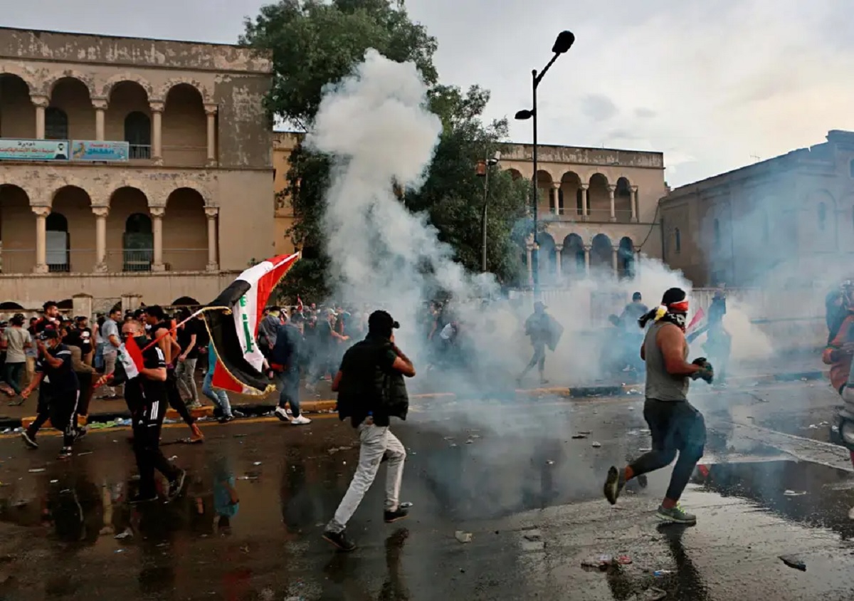 ইরাকে সরকারবিরোধী বিক্ষোভে প্রাণ গেছে ২২০ জনের