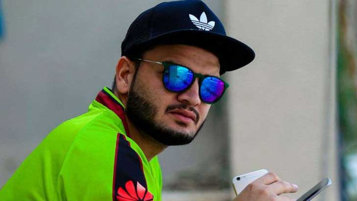 পাকিস্তান দলে কিংবদন্তি আবদুল কাদিরের ছেলে