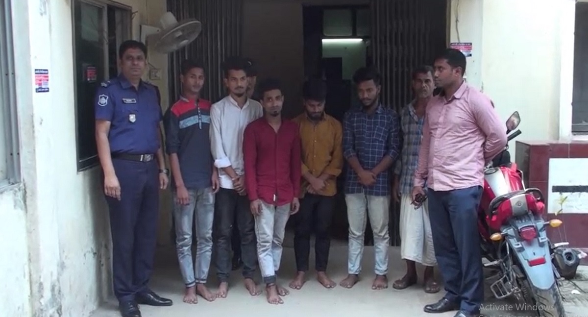 চাকরির প্রলােভন দেখিয়ে কিশোরীকে গণধর্ষণ