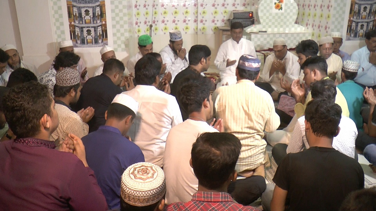 আবরারের রুহের মাগফেরাত কামনায় দোয়া মাহফিল