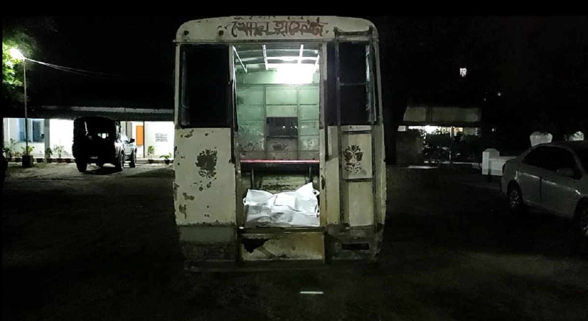 উত্ত্যক্ত করায় অভিমানে স্কুলছাত্রীর আত্মহত্যা