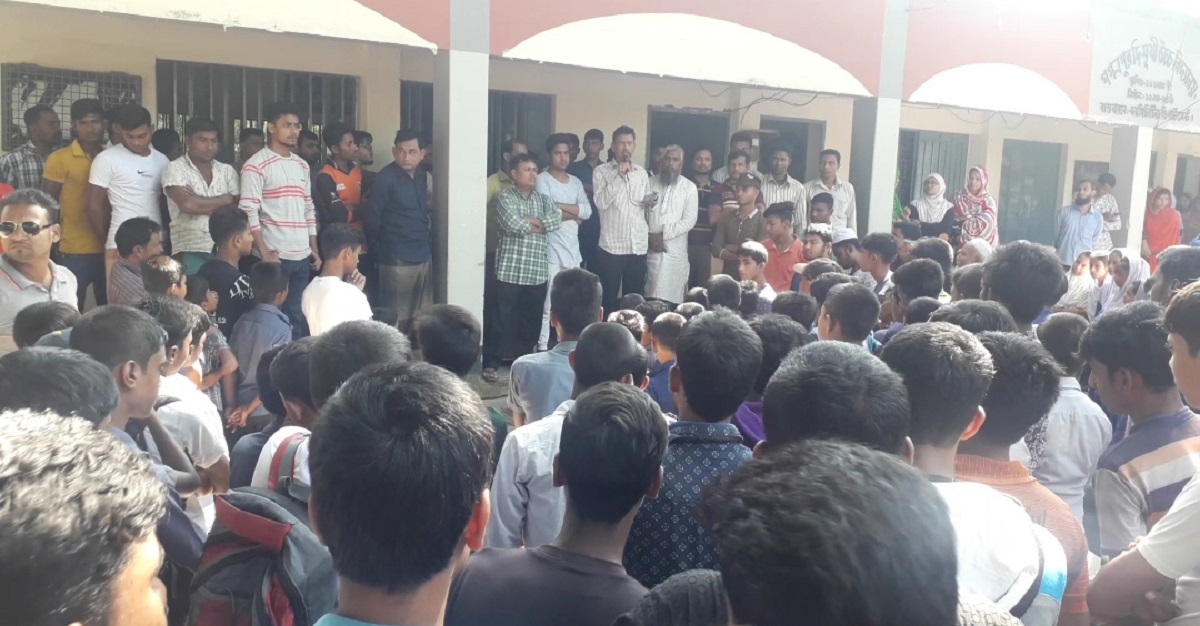 এসএসসি পরীক্ষার্থীর মৃত্যু, শিক্ষার্থীদের বিক্ষোভ