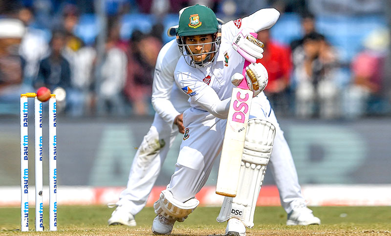 আবারও ৩ দিনে ইনিংস ব্যবধানে হারের লজ্জা