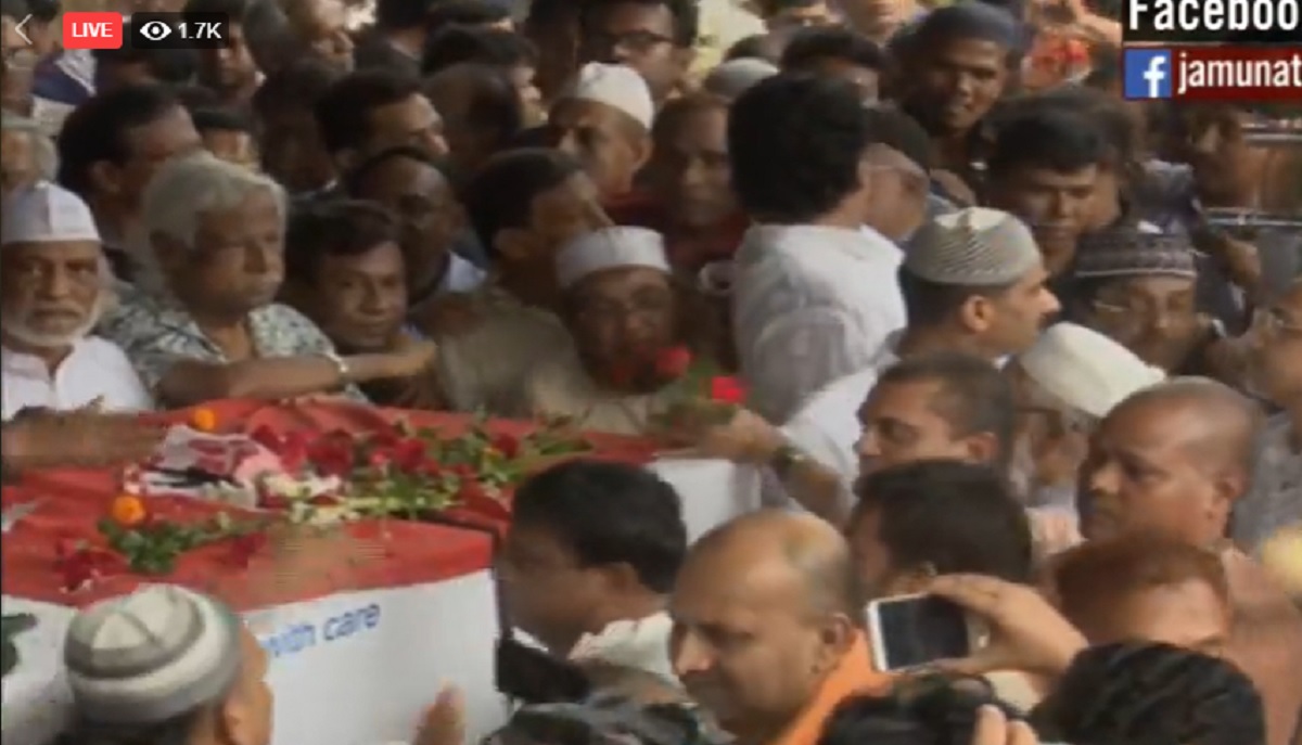 দেশের মাটিতে খোকার প্রথম জানাজা অনুষ্ঠিত