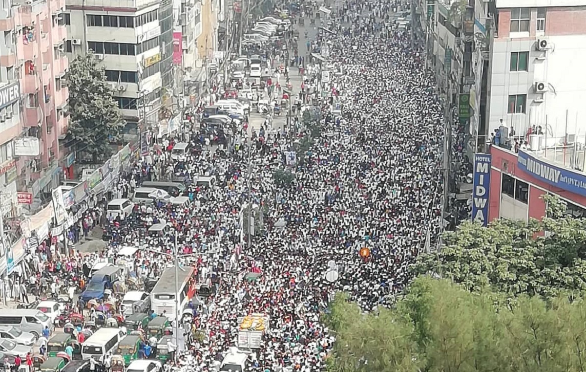 খোকার জানাজায় হাজারো মানুষ