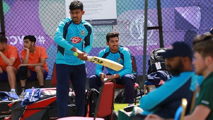 জরুরি ভিত্তিতে দেশে ফিরছেন মোসাদ্দেক