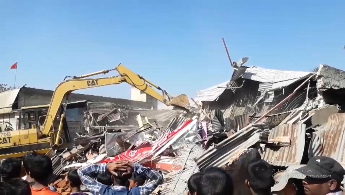 শ্রীমঙ্গলে রেলের জমি দখলমুক্ত করতে অভিযান