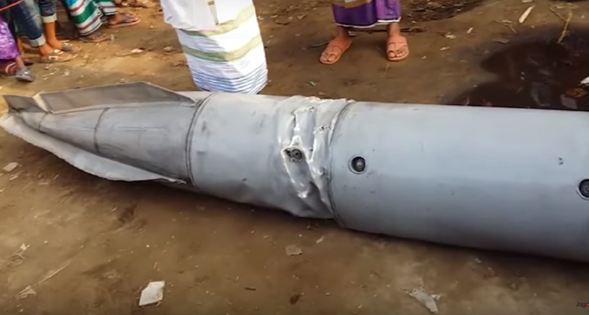 আকাশ থেকে পড়লো তেল ভর্তি ট্যাংক