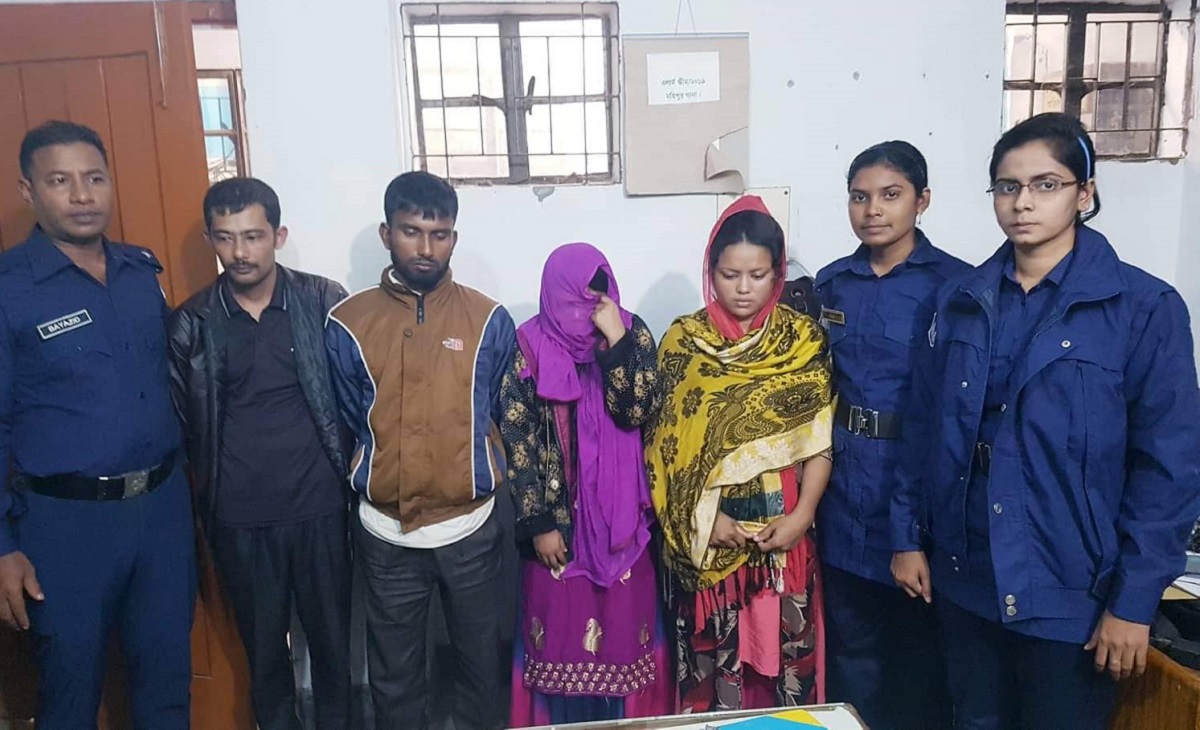 কুয়াকাটায় আবাসিক হোটেল থেকে আটক ৪