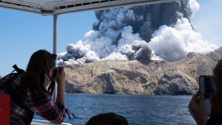 নিউজিল্যান্ডের দ্বীপে অগ্ন্যুৎপাতে নিহত বেড়ে ১৬